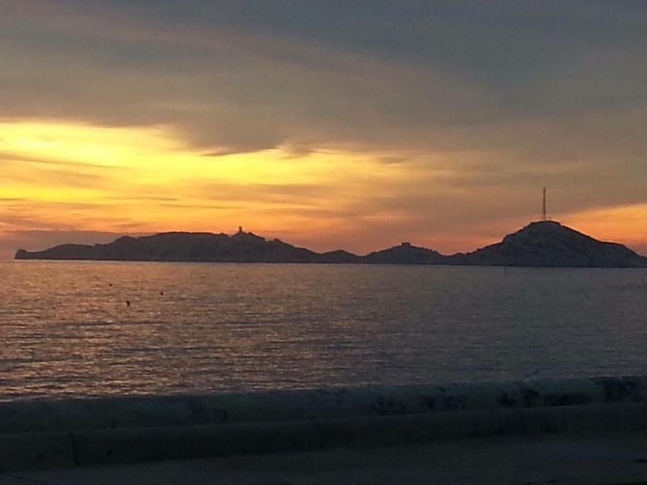 A Deux Pas De La Martigues
