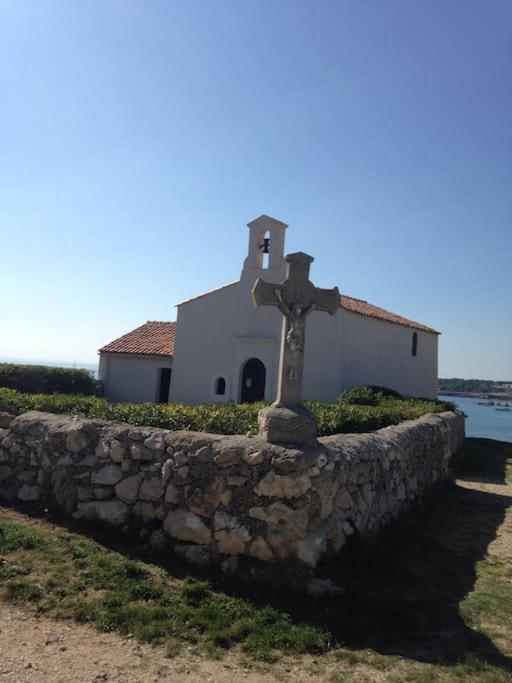 Campingplatz A Deux Pas De La Martigues